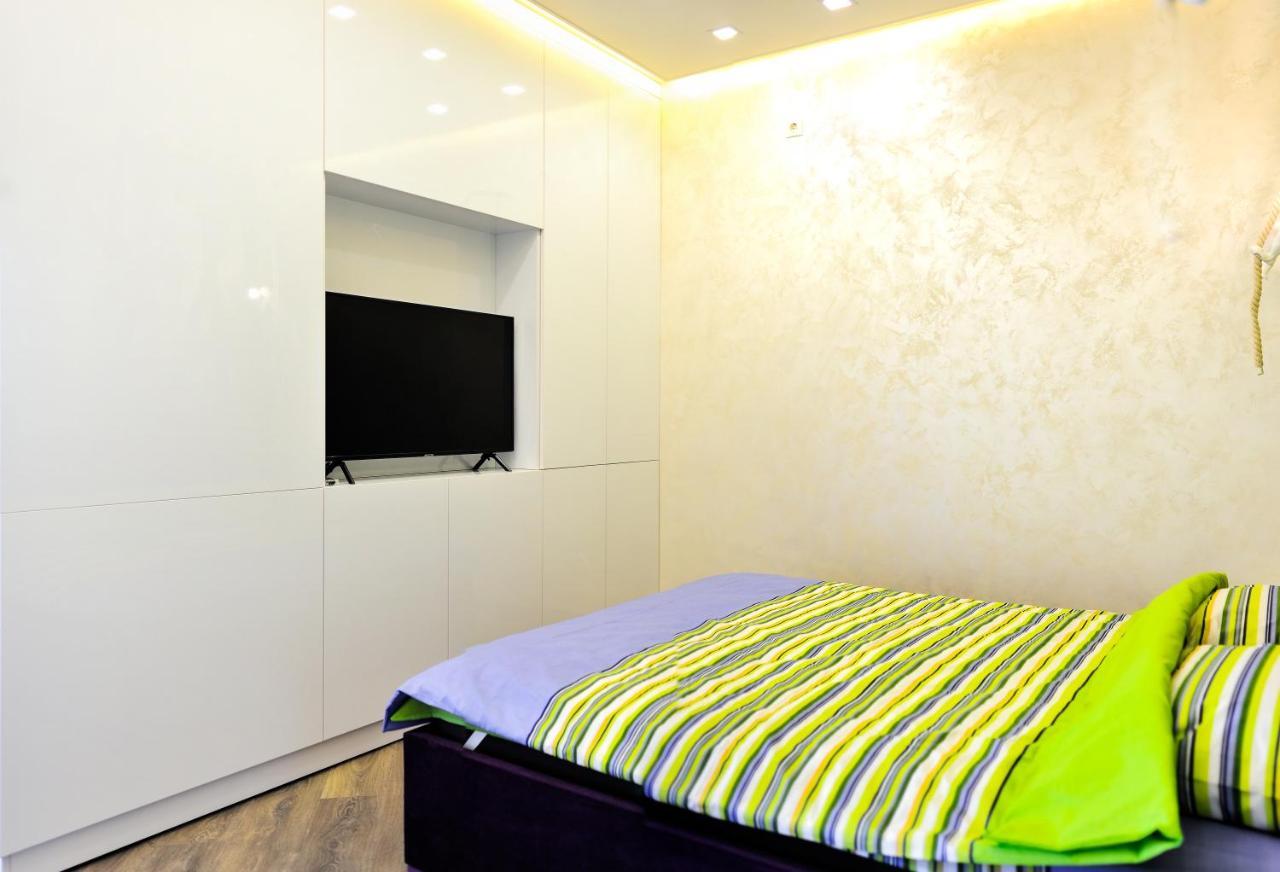 Arcadia Vip Apartments Sea View! Odesa Exterior foto